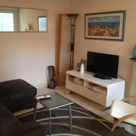 Climatisee, 6 Pers, 2 Chambres, Loggia, Jardin + Piscine Et Parking - Ref Hdp90 *