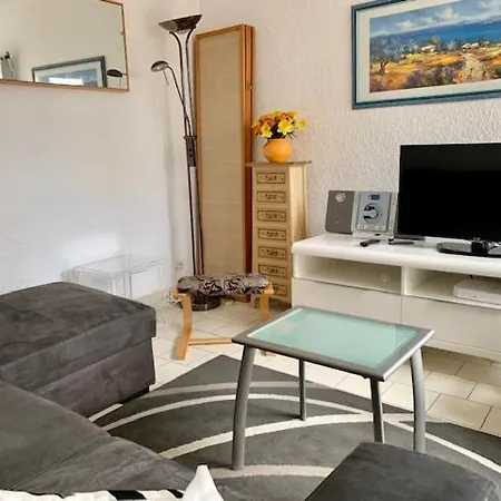 Climatisee, 6 Pers, 2 Chambres, Loggia, Jardin + Piscine Et Parking - Ref Hdp90 *