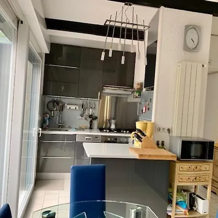 Climatisee, 6 Pers, 2 Chambres, Loggia, Jardin + Piscine Et Parking - Ref Hdp90 Apartment